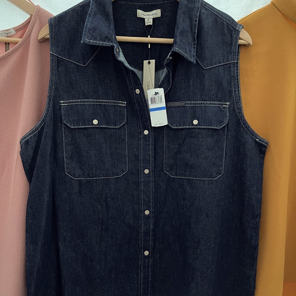 XL Sleeveless Button Denim Top